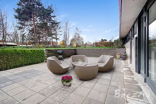 Courtyard (after virtual home styling )